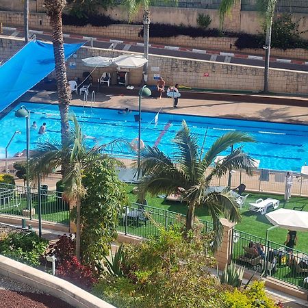 A Dream Place In Raanana, Up To 5 Guests - Swimming Pool - Jacuzzi & Gym מראה חיצוני תמונה