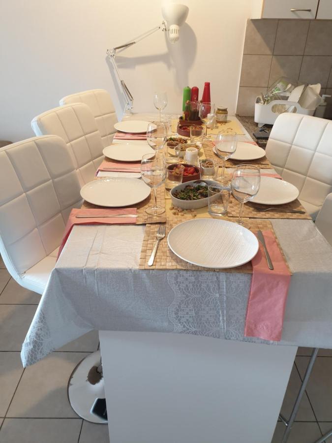 A Dream Place In Raanana, Up To 5 Guests - Swimming Pool - Jacuzzi & Gym מראה חיצוני תמונה